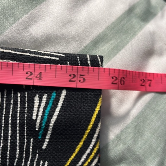 NWOT Luxury Multi-Color Fully Lined Trench Coat With Belt. Size (M). - Picture 8 of 10